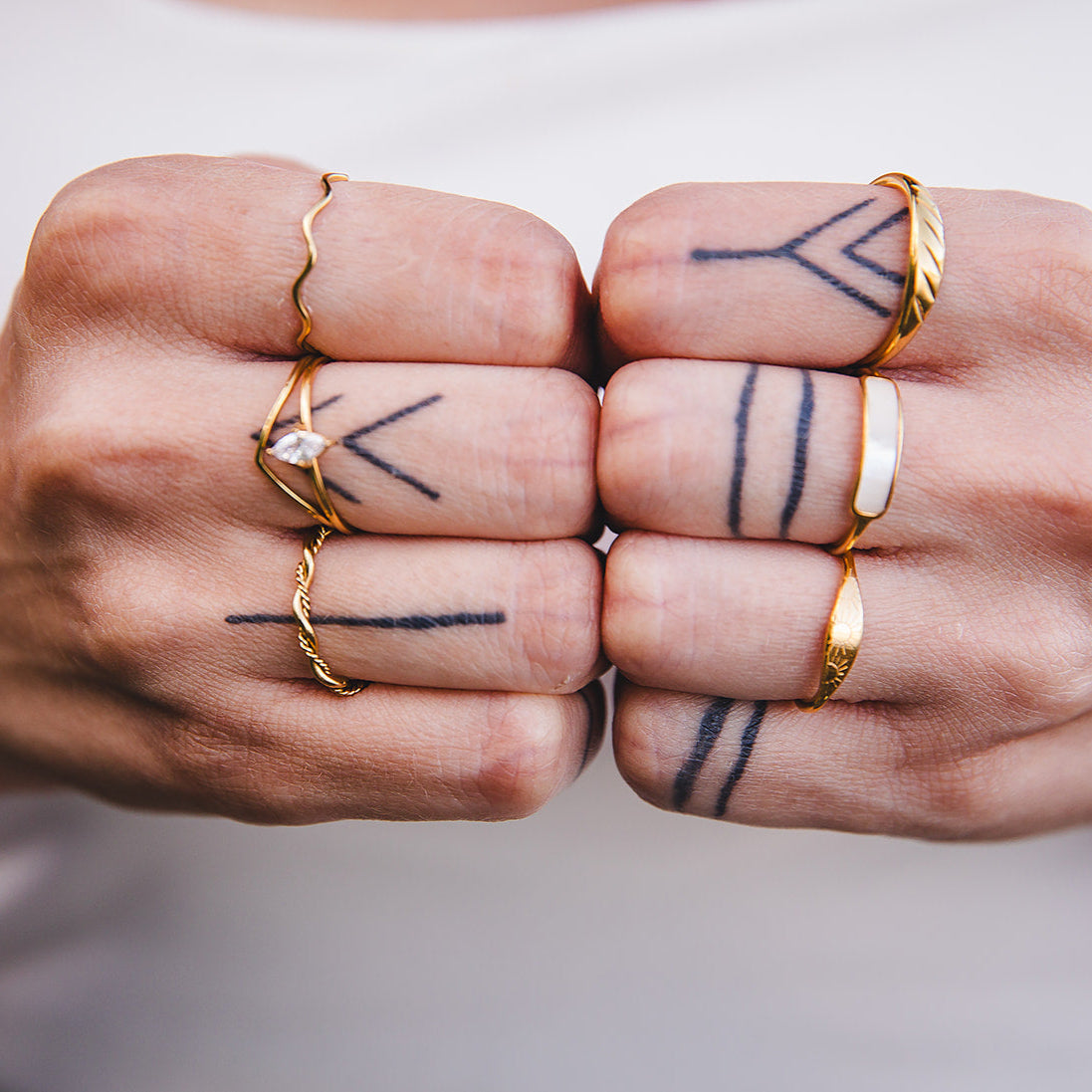 NAÏA | 18k Gold-plated stainless steel corrugated ring | LUNAKI DESIGN