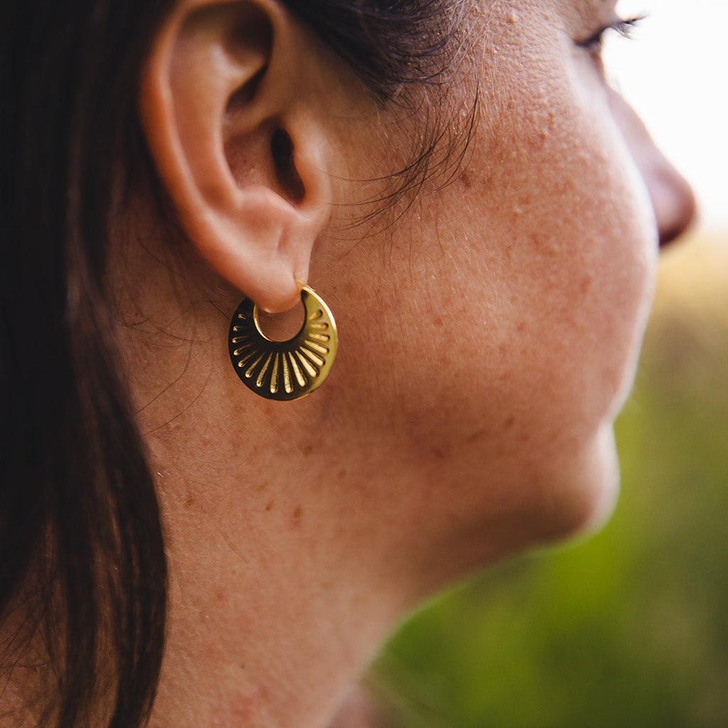 Textured hoops in sterling silver plated
 or 18K | HÉLIA | LUNAKI DESIGN