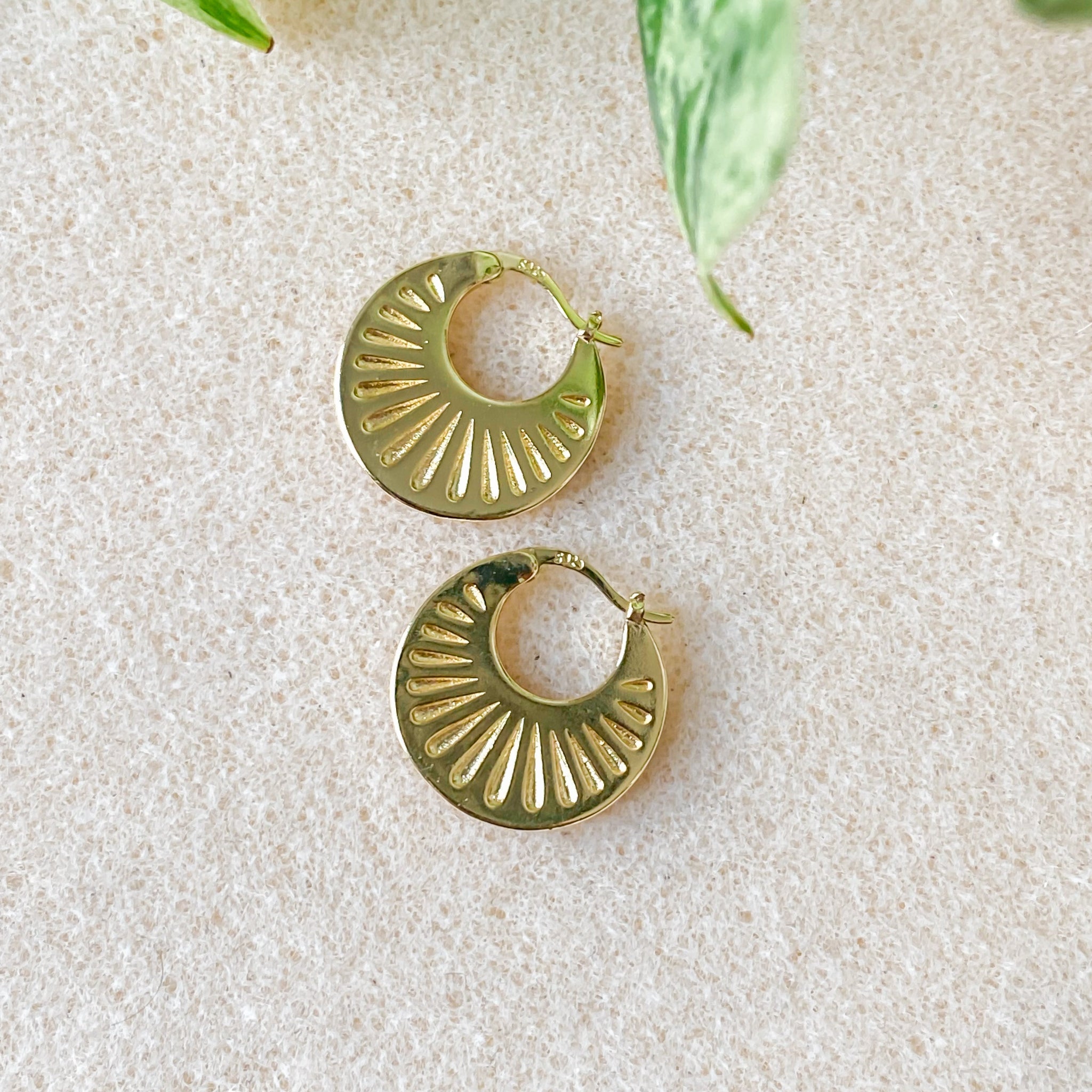 Textured hoops in sterling silver plated
 or 18K | HÉLIA | LUNAKI DESIGN