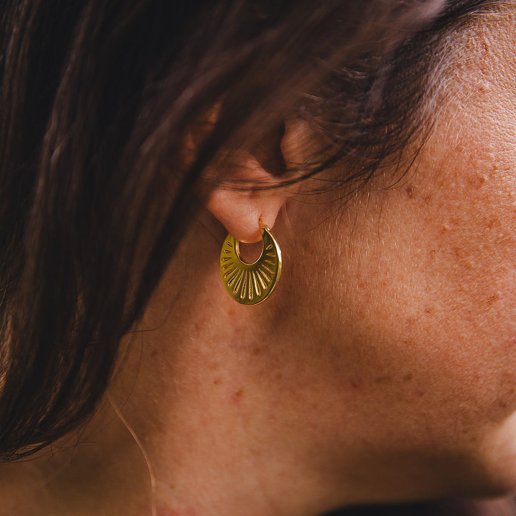 Textured hoops in sterling silver plated
 or 18K | HÉLIA | LUNAKI DESIGN
